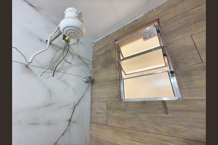 Casa de condomínio à venda com 60m², 2 quartos e sem vaga Casa de condomínio à venda com 60m², 2 quartos e sem vagaBanheiro