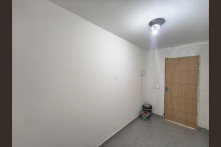 Casa de condomínio à venda com 60m², 2 quartos e sem vaga Casa de condomínio à venda com 60m², 2 quartos e sem vagaSala