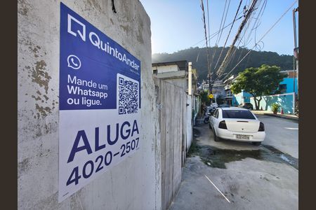 Plaquinha de casa de condomínio à venda com 2 quartos, 60m² em Jacarepaguá, Rio de Janeiro