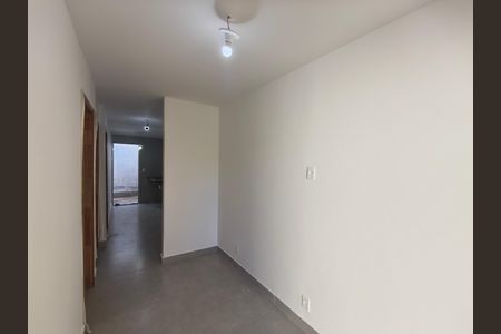 Casa de condomínio à venda com 60m², 2 quartos e sem vaga Casa de condomínio à venda com 60m², 2 quartos e sem vagaSala