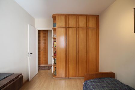 Apartamento à venda com 108m², 4 quartos e 2 vagasQuarto 1
