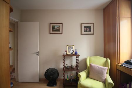 Apartamento à venda com 108m², 4 quartos e 2 vagasQuarto 2