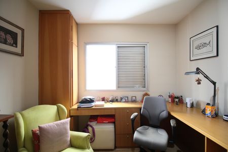 Apartamento à venda com 108m², 4 quartos e 2 vagasQuarto 2