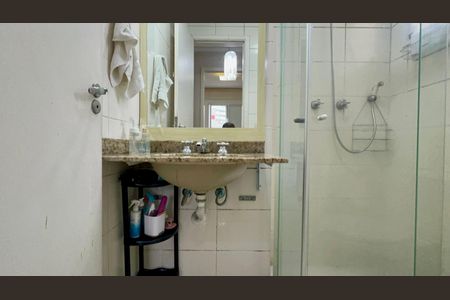 Banheiro de apartamento à venda com 2 quartos, 47m² em Pinheiros, São Paulo