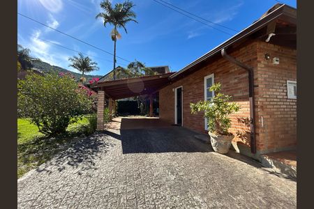 Casa para alugar com 130m², 4 quartos e 2 vagasGaragem