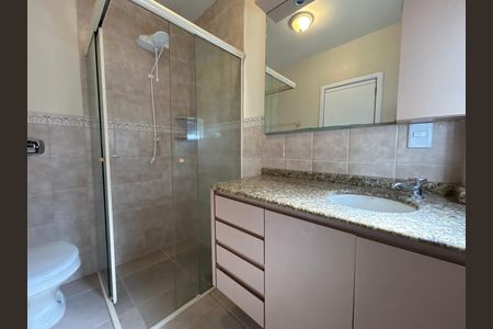 Casa para alugar com 130m², 4 quartos e 2 vagasBanheiro suíte 