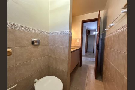 Casa para alugar com 130m², 4 quartos e 2 vagasBanheiro social 