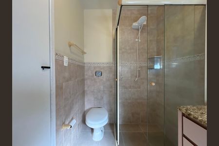 Casa para alugar com 130m², 4 quartos e 2 vagasBanheiro suíte 