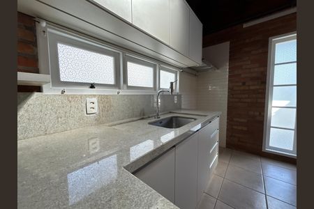 Casa para alugar com 130m², 4 quartos e 2 vagasCozinha 