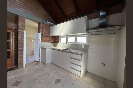 Casa para alugar com 130m², 4 quartos e 2 vagasCozinha 