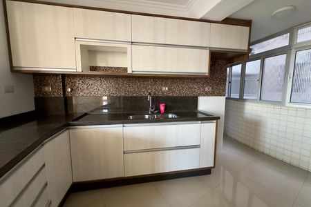 Apartamento para alugar com 140m², 3 quartos e sem vagaCozinha