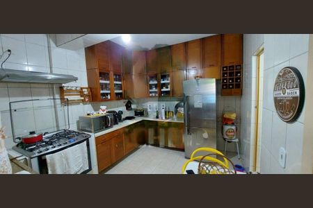 Casa à venda com 3 quartos, 140m² em Jardim Sabara, São Paulo