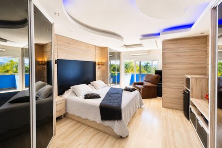 Casa de condomínio para alugar com 233m², 6 quartos e 4 vagas Casa de condomínio para alugar com 233m², 6 quartos e 4 vagasSuíte