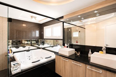 Casa de condomínio para alugar com 233m², 6 quartos e 4 vagas Casa de condomínio para alugar com 233m², 6 quartos e 4 vagasBanheiro da Suíte