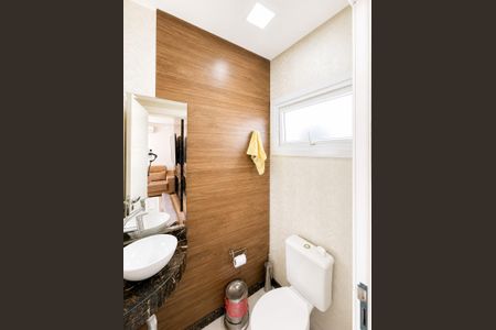 Casa de condomínio para alugar com 233m², 6 quartos e 4 vagas Casa de condomínio para alugar com 233m², 6 quartos e 4 vagasBanheiro 2