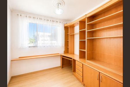 Casa de condomínio para alugar com 388m², 4 quartos e 4 vagas Casa de condomínio para alugar com 388m², 4 quartos e 4 vagasQuarto 2