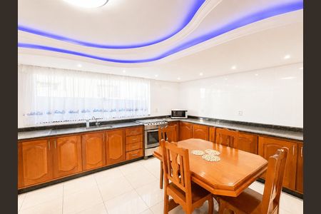 Casa de condomínio para alugar com 388m², 4 quartos e 4 vagas Casa de condomínio para alugar com 388m², 4 quartos e 4 vagasCozinha