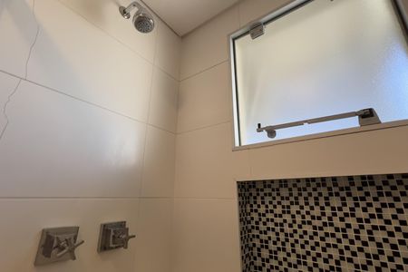 Banheiro de apartamento para alugar com 1 quarto, 38m² em Vila Augusta, Guarulhos