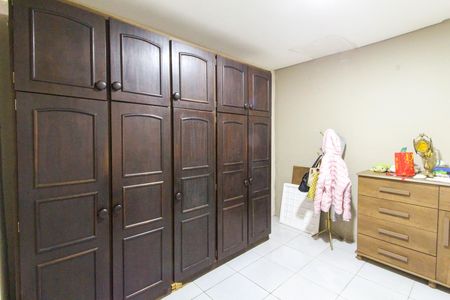 Casa à venda com 220m², 3 quartos e 10 vagasQuarto 2
