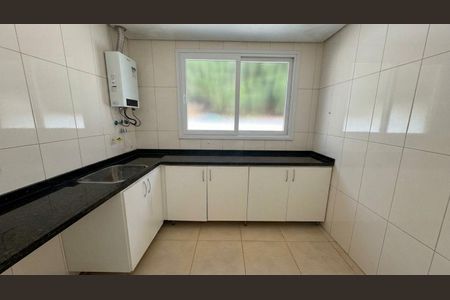 Casa de condomínio para alugar com 230m², 3 quartos e 4 vagas Casa de condomínio para alugar com 230m², 3 quartos e 4 vagasCozinha