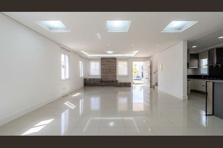 Casa de condomínio para alugar com 230m², 3 quartos e 4 vagas Casa de condomínio para alugar com 230m², 3 quartos e 4 vagasSala