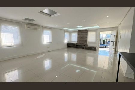 Casa de condomínio para alugar com 230m², 3 quartos e 4 vagas Casa de condomínio para alugar com 230m², 3 quartos e 4 vagasSala