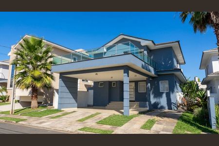 Casa de condomínio para alugar com 230m², 3 quartos e 4 vagas