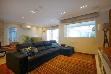 Casa à venda com 3 quartos, 420m² em Chácara Monte Alegre, São Paulo