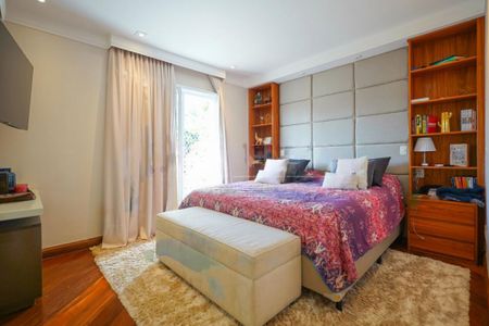 Casa à venda com 3 quartos, 420m² em Chácara Monte Alegre, São Paulo