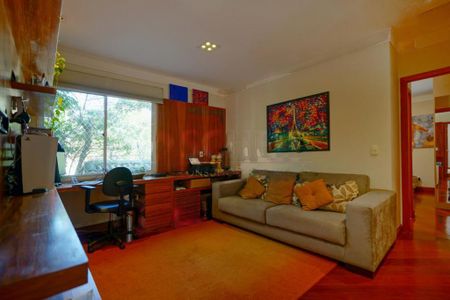 Casa à venda com 3 quartos, 420m² em Chácara Monte Alegre, São Paulo