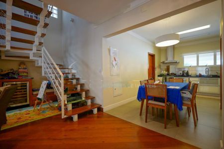 Casa à venda com 420m², 3 quartos e 3 vagas