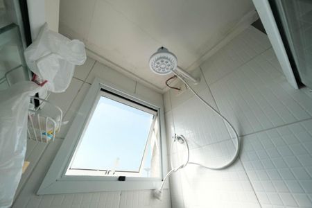 Banheiro de apartamento à venda com 2 quartos, 40m² em Vila Nhocuné, São Paulo