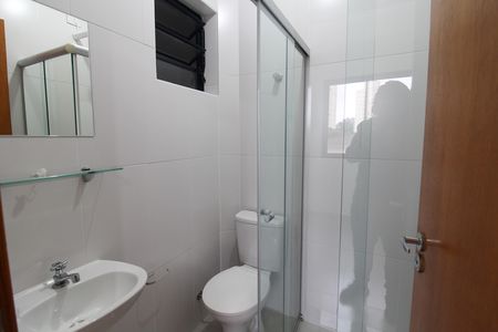 Banheiro de kitnet/studio para alugar com 1 quarto, 28m² em Vila Sao Luis(zona Oeste), São Paulo