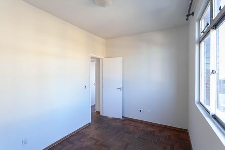 Quarto 2 de apartamento para alugar com 3 quartos, 90m² em Santa Rosa, Belo Horizonte