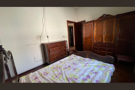 DORMITORIO de casa à venda com 3 quartos, 221m² em Umuarama, Osasco
