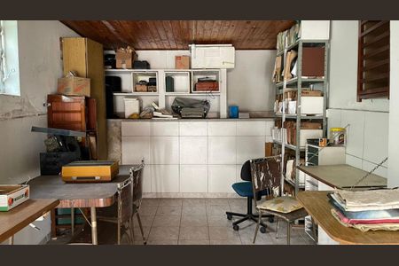 Casa à venda com 221m², 3 quartos e 4 vagasAREA INTERNA