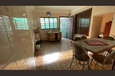 COZINHA de casa à venda com 3 quartos, 221m² em Umuarama, Osasco