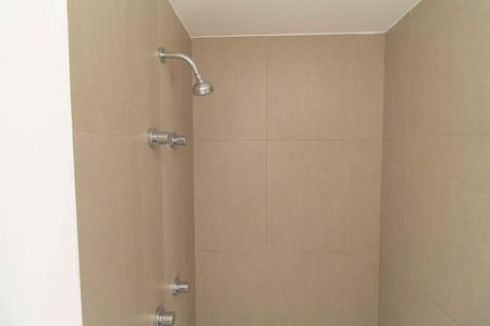 Studio para alugar com 29m², 0 quarto e sem vaga Studio para alugar com 29m², 0 quarto e sem vagaBanheiro