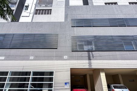 Apartamento à venda com 47m², 2 quartos e 1 vaga Apartamento à venda com 47m², 2 quartos e 1 vagaFachada