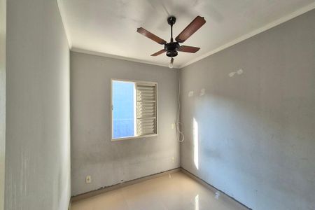Casa à venda com 43m², 2 quartos e 2 vagas Casa à venda com 43m², 2 quartos e 2 vagasQuarto 2