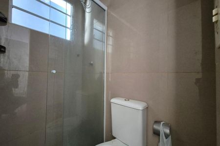 Casa à venda com 43m², 2 quartos e 2 vagas Casa à venda com 43m², 2 quartos e 2 vagasBanheiro