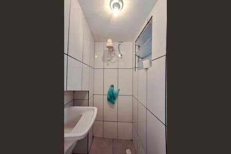 Banheiro de kitnet/studio para alugar com 1 quarto, 20m² em Cambuci, São Paulo