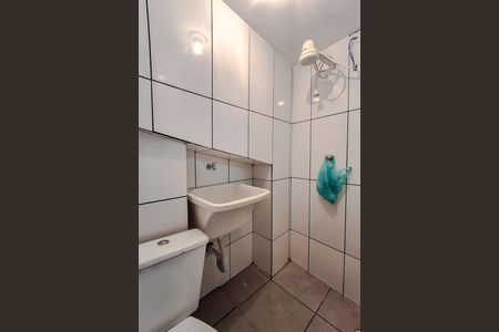 Banheiro de kitnet/studio para alugar com 1 quarto, 20m² em Cambuci, São Paulo