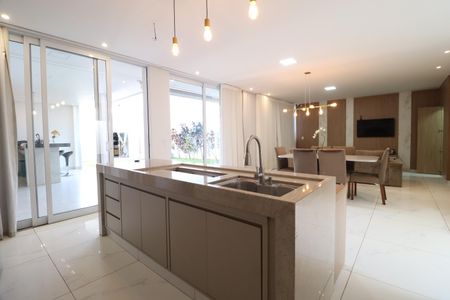 Cozinha de casa para alugar com 3 quartos, 230m² em Presidente Roosevelt, Uberlândia