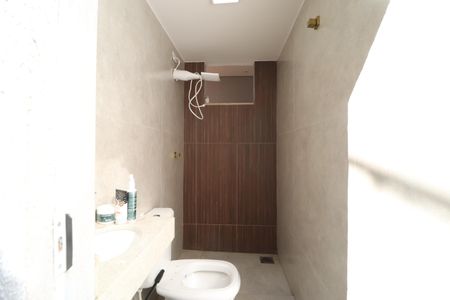 Casa para alugar com 230m², 3 quartos e 4 vagasBanheiro externo