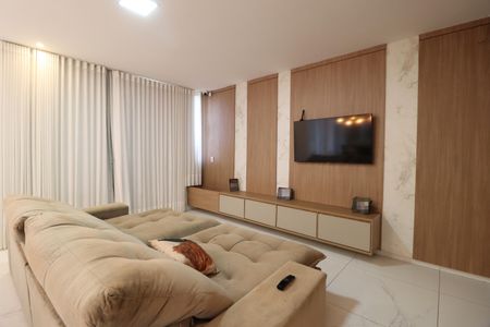 Sala de casa para alugar com 3 quartos, 230m² em Presidente Roosevelt, Uberlândia