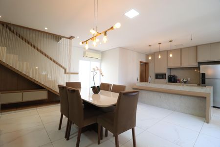 Casa para alugar com 230m², 3 quartos e 4 vagasSala