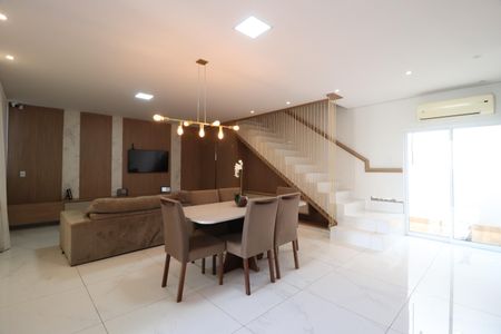Casa para alugar com 3 quartos, 230m² em Presidente Roosevelt, Uberlândia