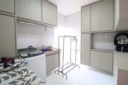 Casa para alugar com 230m², 3 quartos e 4 vagasÁrea de Serviço