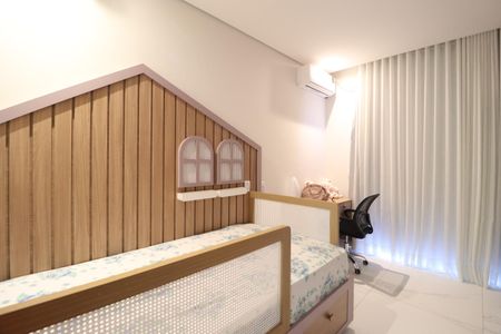 Quarto 1 de casa para alugar com 3 quartos, 230m² em Presidente Roosevelt, Uberlândia